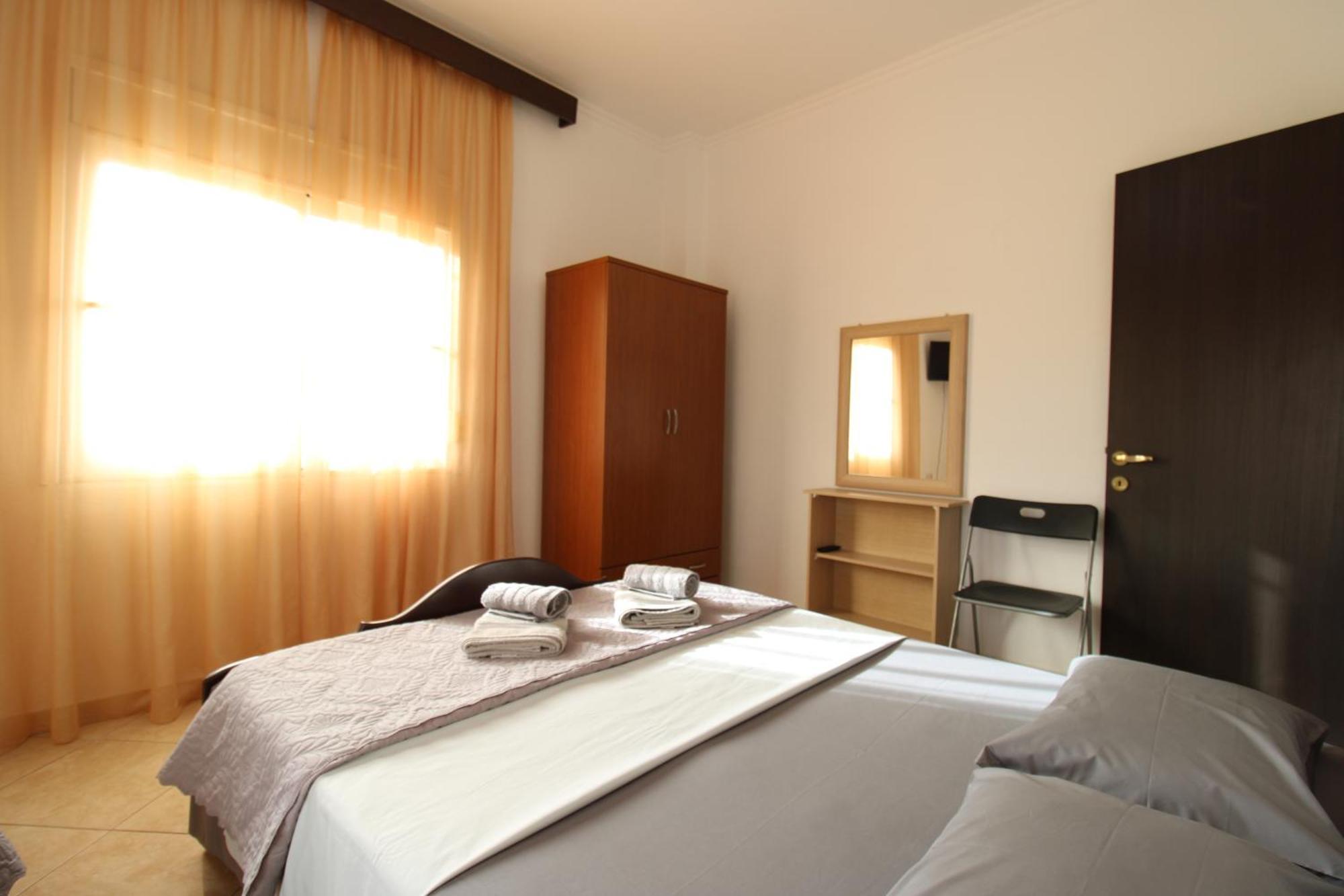 Apartment Eni - Mario Ksamil